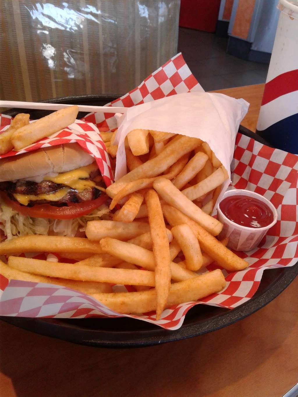 Fantasy Burgers | 1320 E South St, Long Beach, CA 90805, USA | Phone: (562) 422-2313