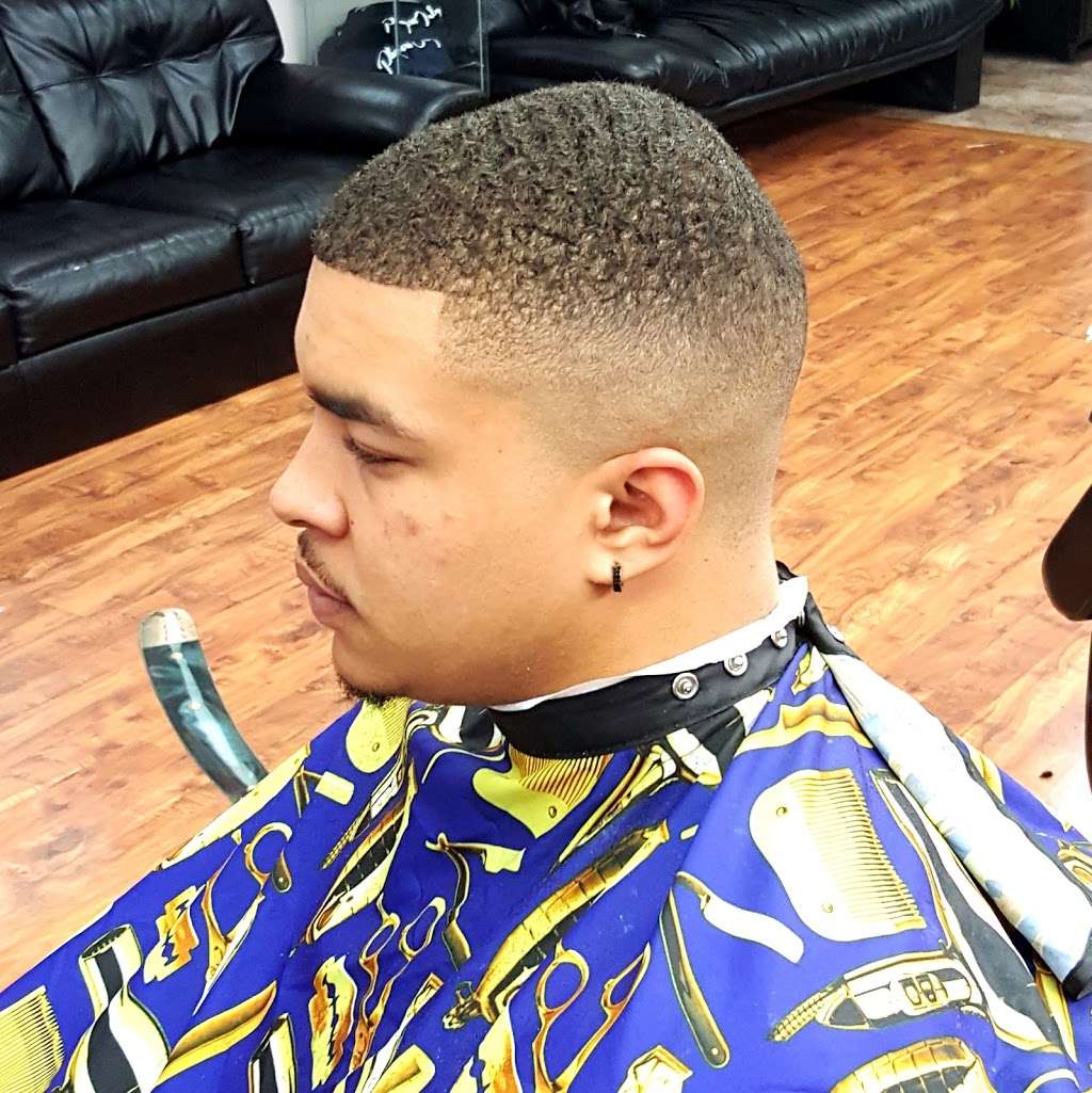 V.I.P Cuts | 422 Teaneck Rd, Ridgefield Park, NJ 07660, USA | Phone: (201) 853-9651