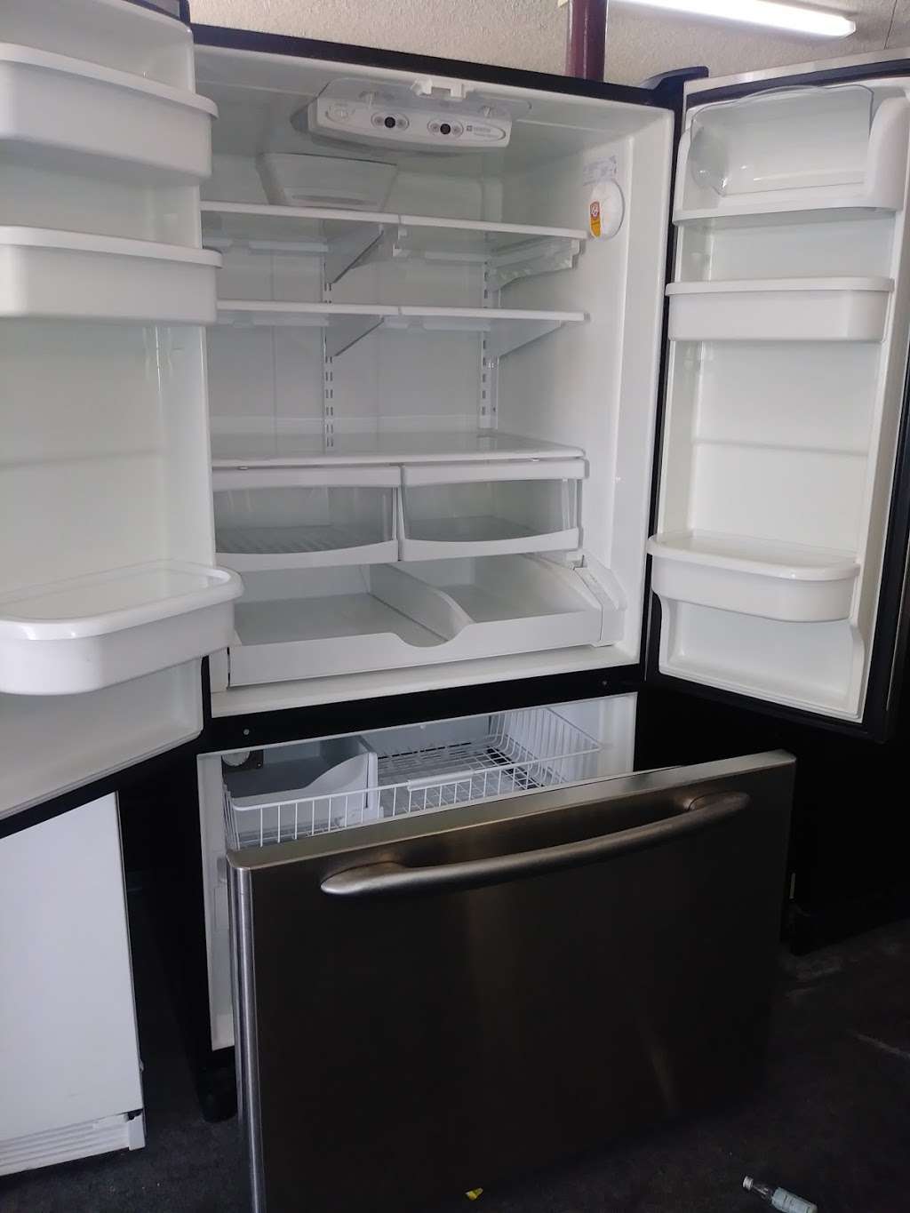 Inland Empire Refrigerators | 18018 E Foothill Blvd, Fontana, CA 92335, USA | Phone: (909) 695-7594