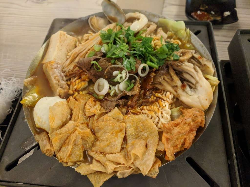 Boiling Point | 19600 Vallco Pkwy, Cupertino, CA 95014, USA | Phone: (408) 273-9088