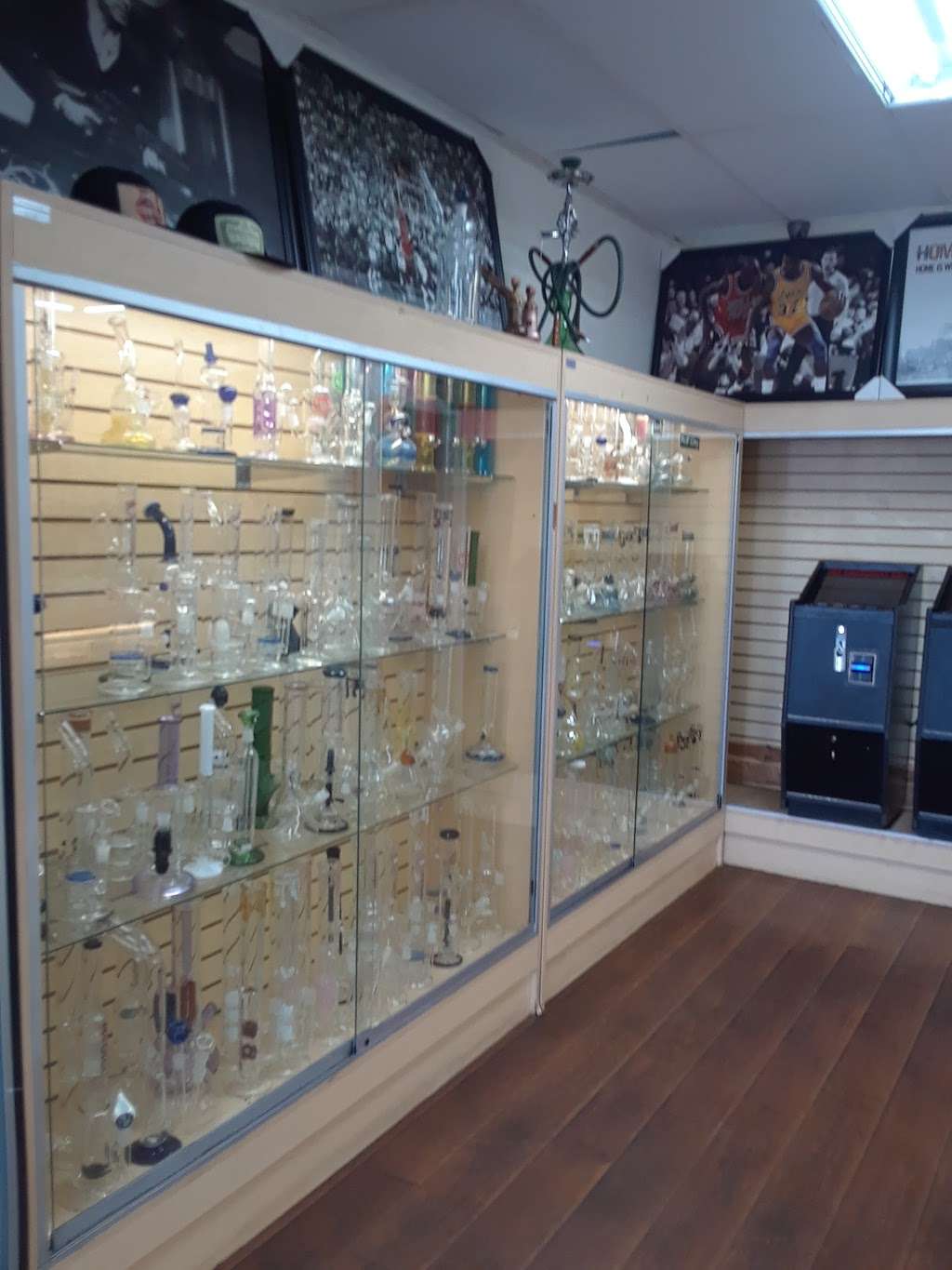 Blaze Hut Smoke Shop | 802 Navajo Rd c, Perris, CA 92570, USA | Phone: (714) 900-8059