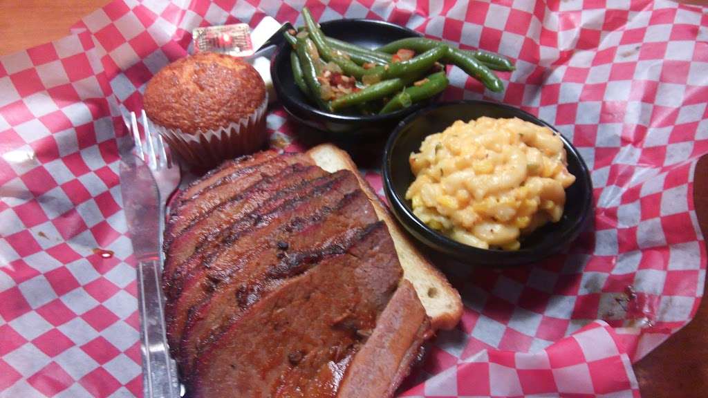 Famous Daves Bar-B-Que | 4390 Blue Diamond Rd, Las Vegas, NV 89139, USA | Phone: (702) 633-7427