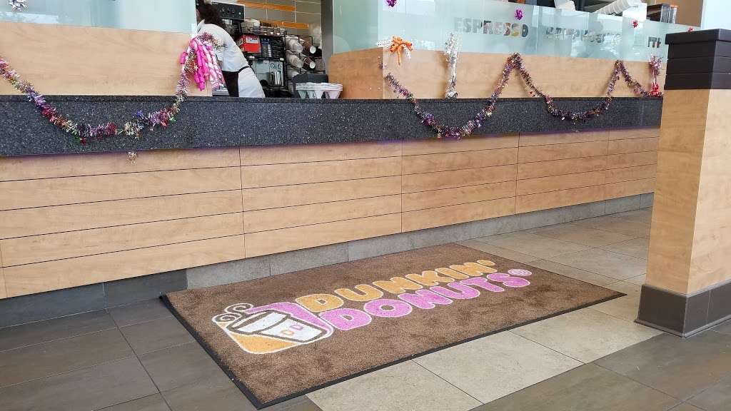 Dunkin Donuts | 350 S Hunt Club Rd, Gurnee, IL 60031, USA | Phone: (847) 672-9264