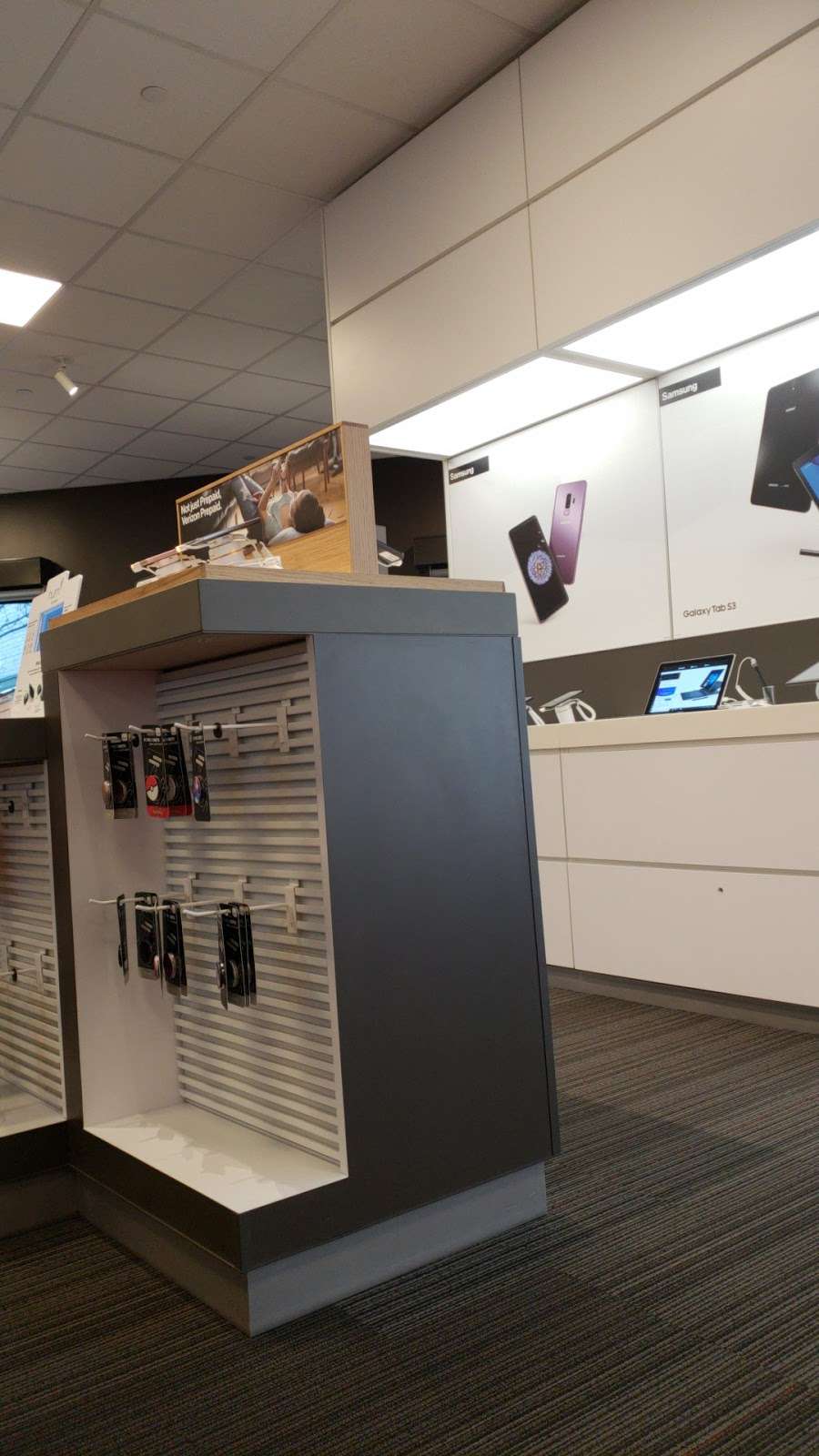 Verizon | 1500 Redwood Hwy Suite K001, Corte Madera, CA 94925, USA | Phone: (415) 924-9084