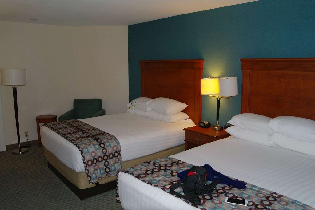 Drury Inn & Suites Houston Hobby Airport | 7902 Mosley Rd, Houston, TX 77061, USA | Phone: (713) 941-4300