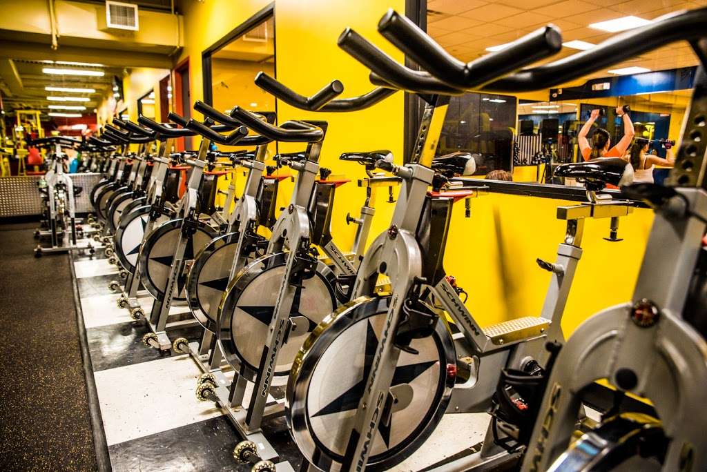 Retro Fitness | 375 Old Country Rd, Carle Place, NY 11514, USA | Phone: (516) 493-9885
