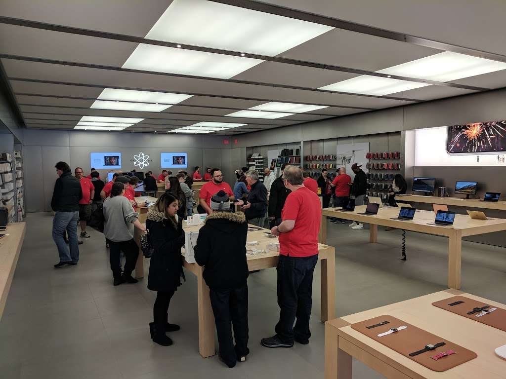 Apple Lehigh Valley | 250 Lehigh Valley Mall, Whitehall, PA 18052, USA | Phone: (610) 266-4860