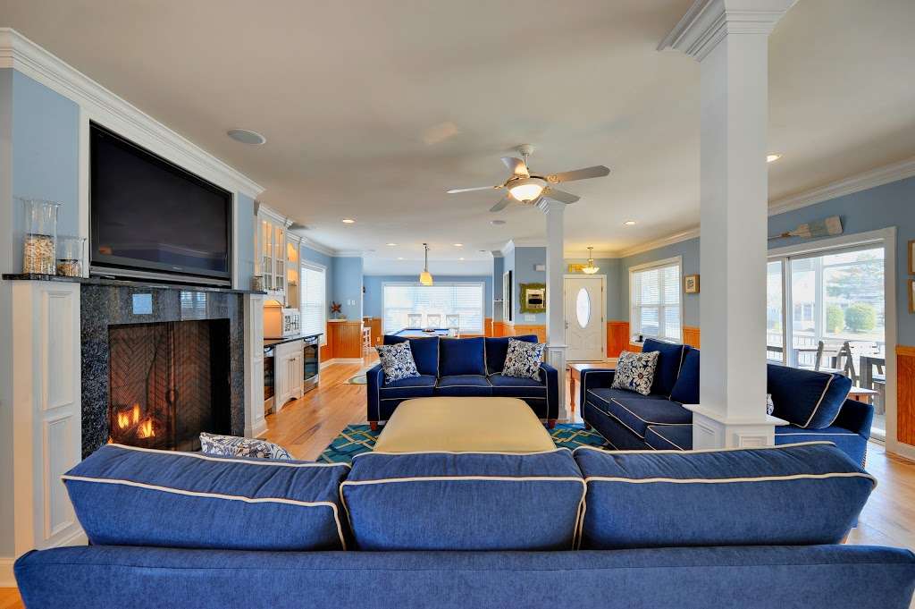 Sea Voice Beach House - Group Rental Property | 14 Delaware Ave, Rehoboth Beach, DE 19971, USA | Phone: (302) 542-8349