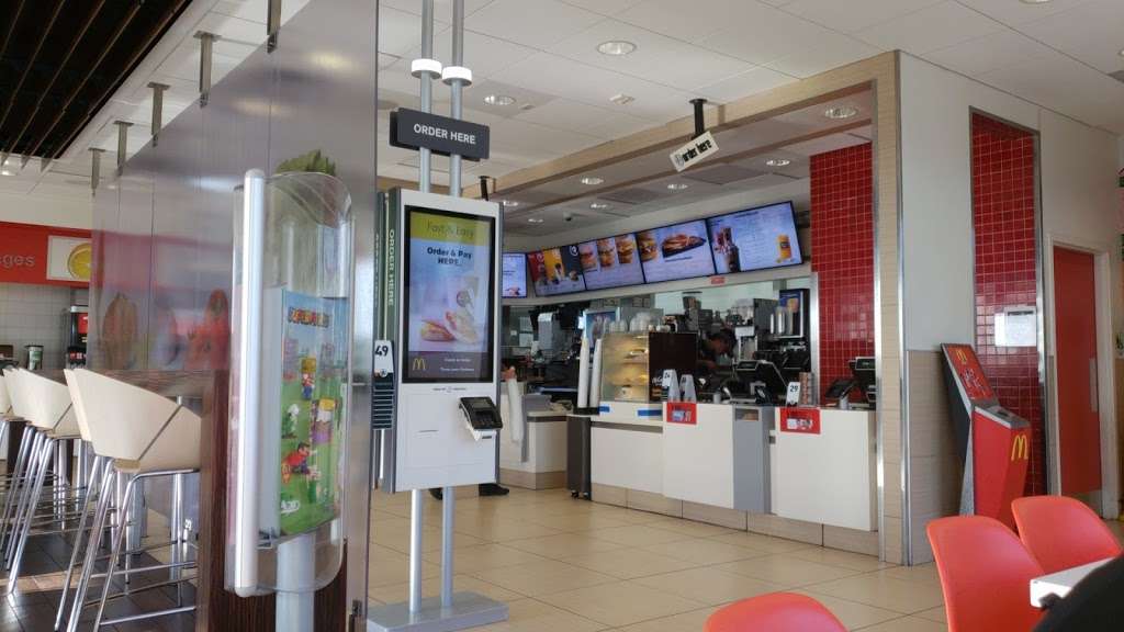 McDonalds | 16832 Corner Center Drive, Clermont, FL 34714, USA | Phone: (352) 243-1862