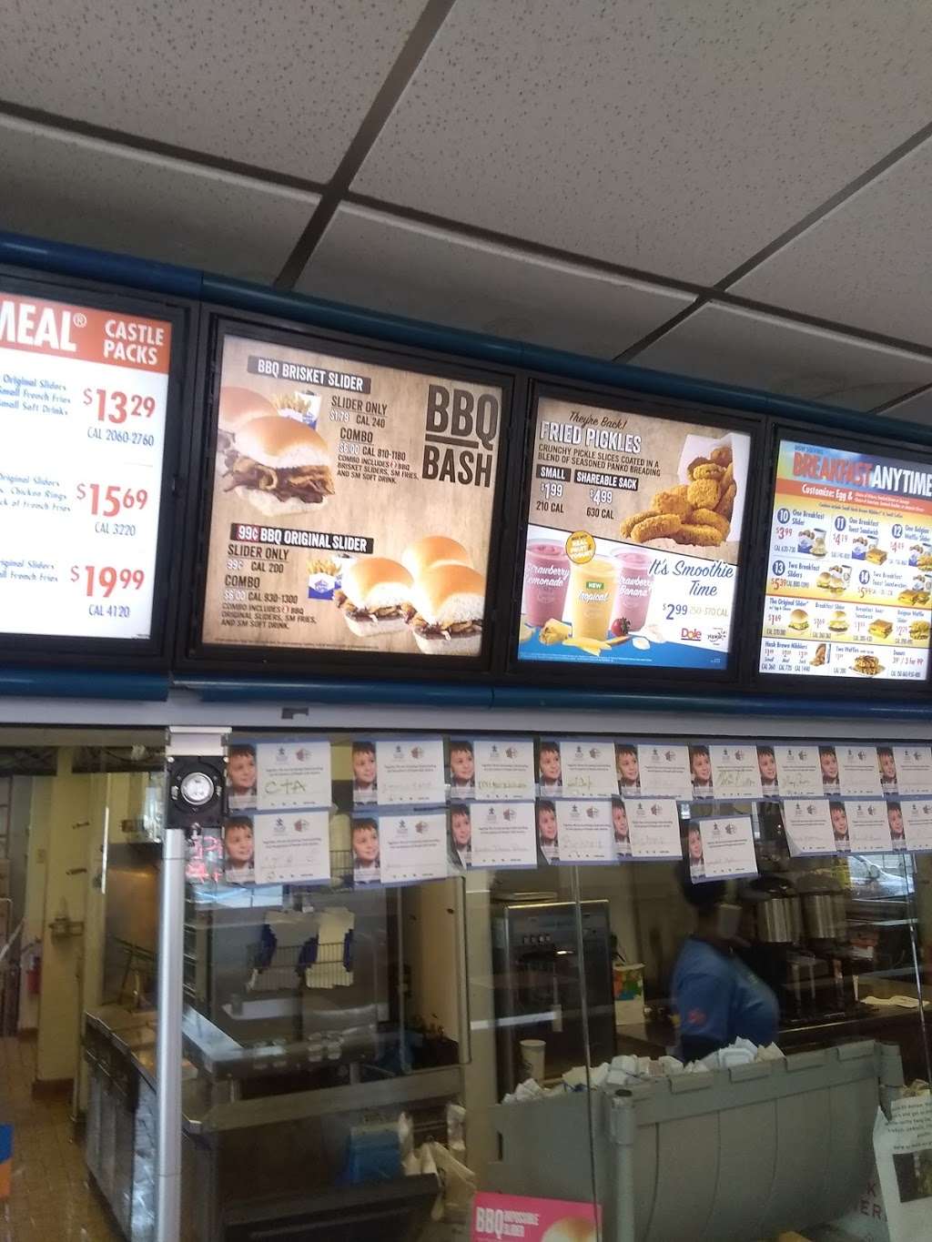 White Castle | 6901 S Western Ave, Chicago, IL 60636, USA | Phone: (773) 776-0622