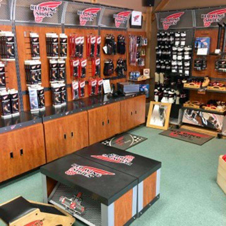 Duys Shoes | 135 E Veterans Pkwy, Yorkville, IL 60560, USA | Phone: (630) 553-7775