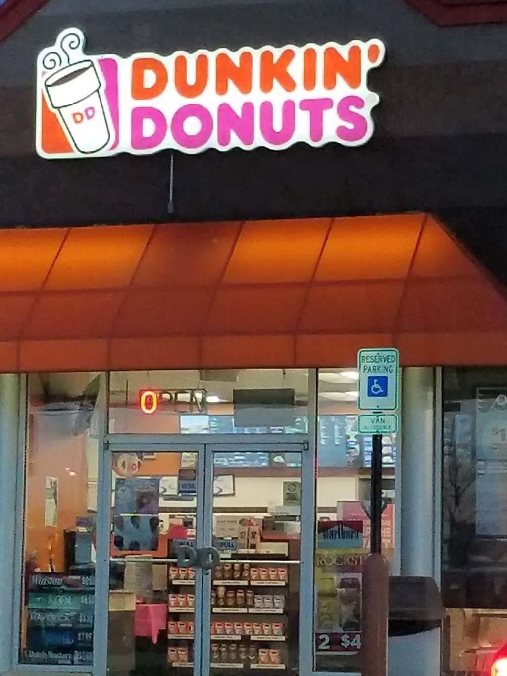 Dunkin Donuts | 4495 Summit Bridge Rd, Middletown, DE 19709, USA | Phone: (302) 449-9200