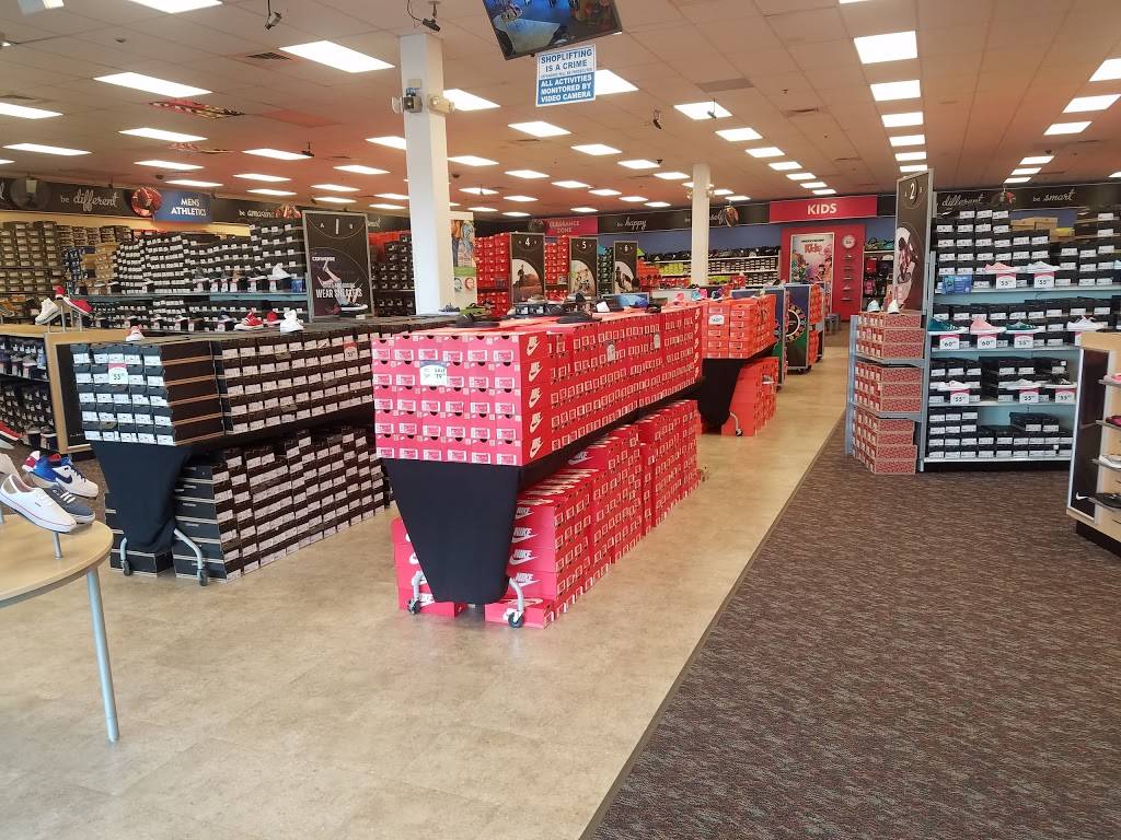 Shoe Carnival | 3503 Bamberger Ave, St. Louis, MO 63116, USA | Phone: (314) 664-1004