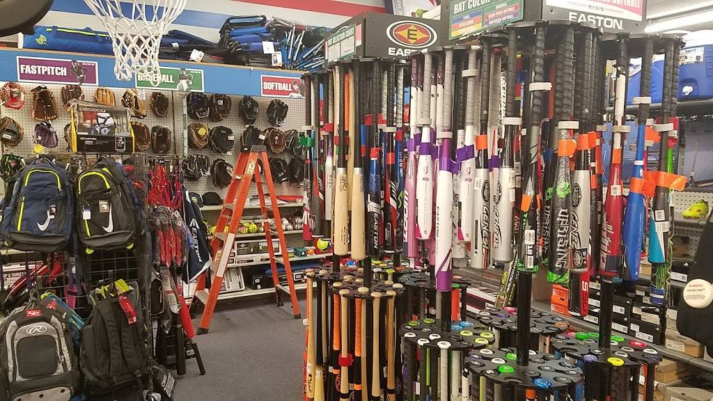 Big 5 Sporting Goods | 24314 Swartz Dr, Lake Forest, CA 92630, USA | Phone: (949) 951-6311