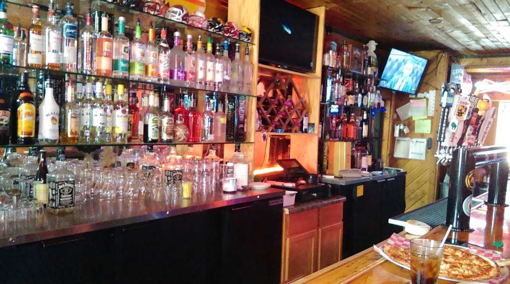 The Cellar Pub & Grill | 812 W Oakwood Rd, Oak Creek, WI 53154, USA | Phone: (414) 762-9844