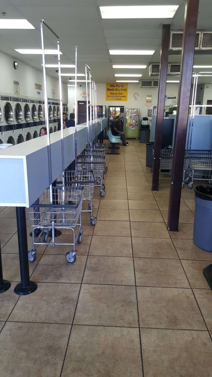 Spin City Laundromat | 5950 W Charleston Blvd #140, Las Vegas, NV 89146, USA | Phone: (702) 880-4344