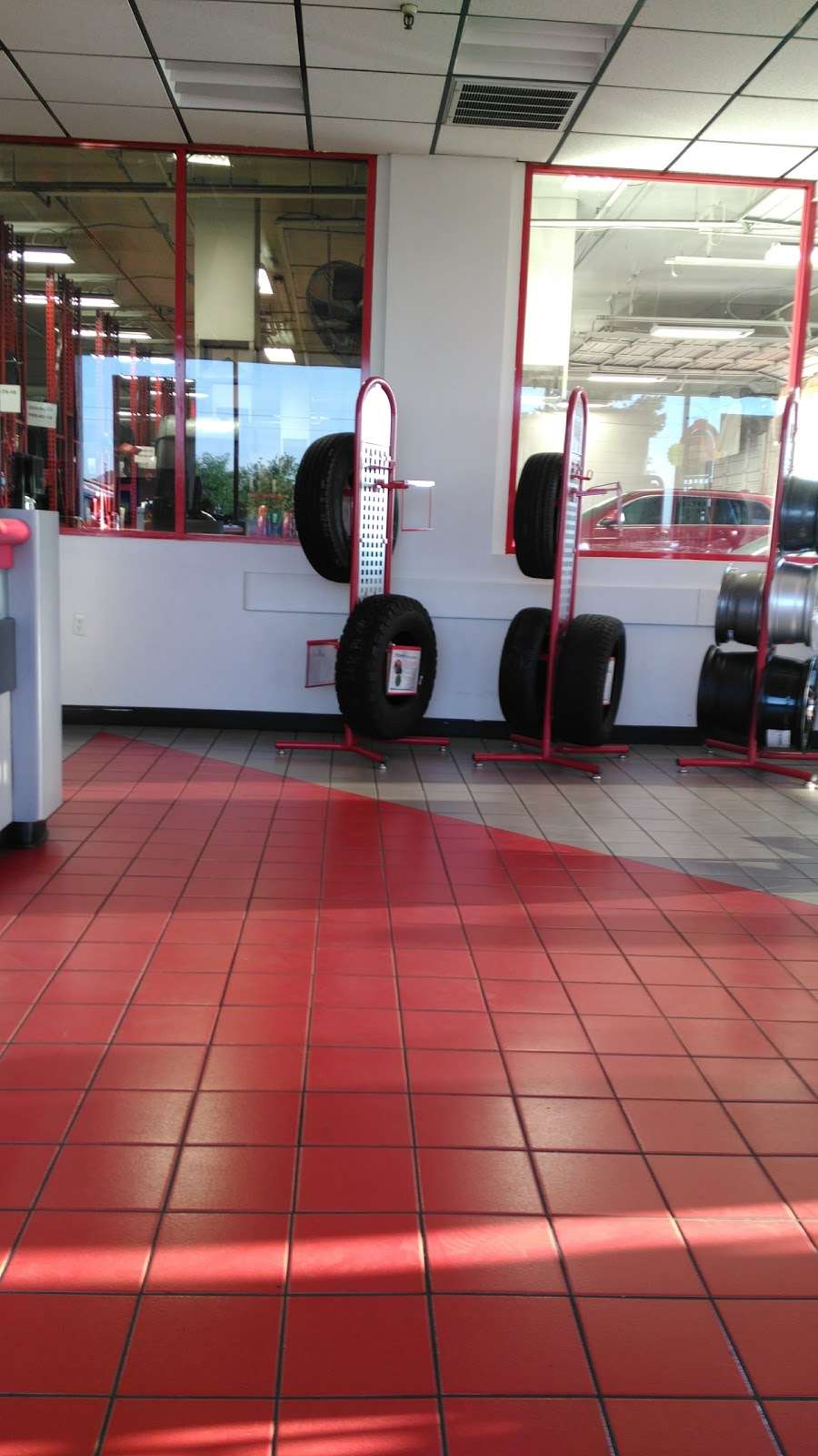 Discount Tire | 7231 W Indian School Rd, Phoenix, AZ 85033, USA | Phone: (623) 846-3809