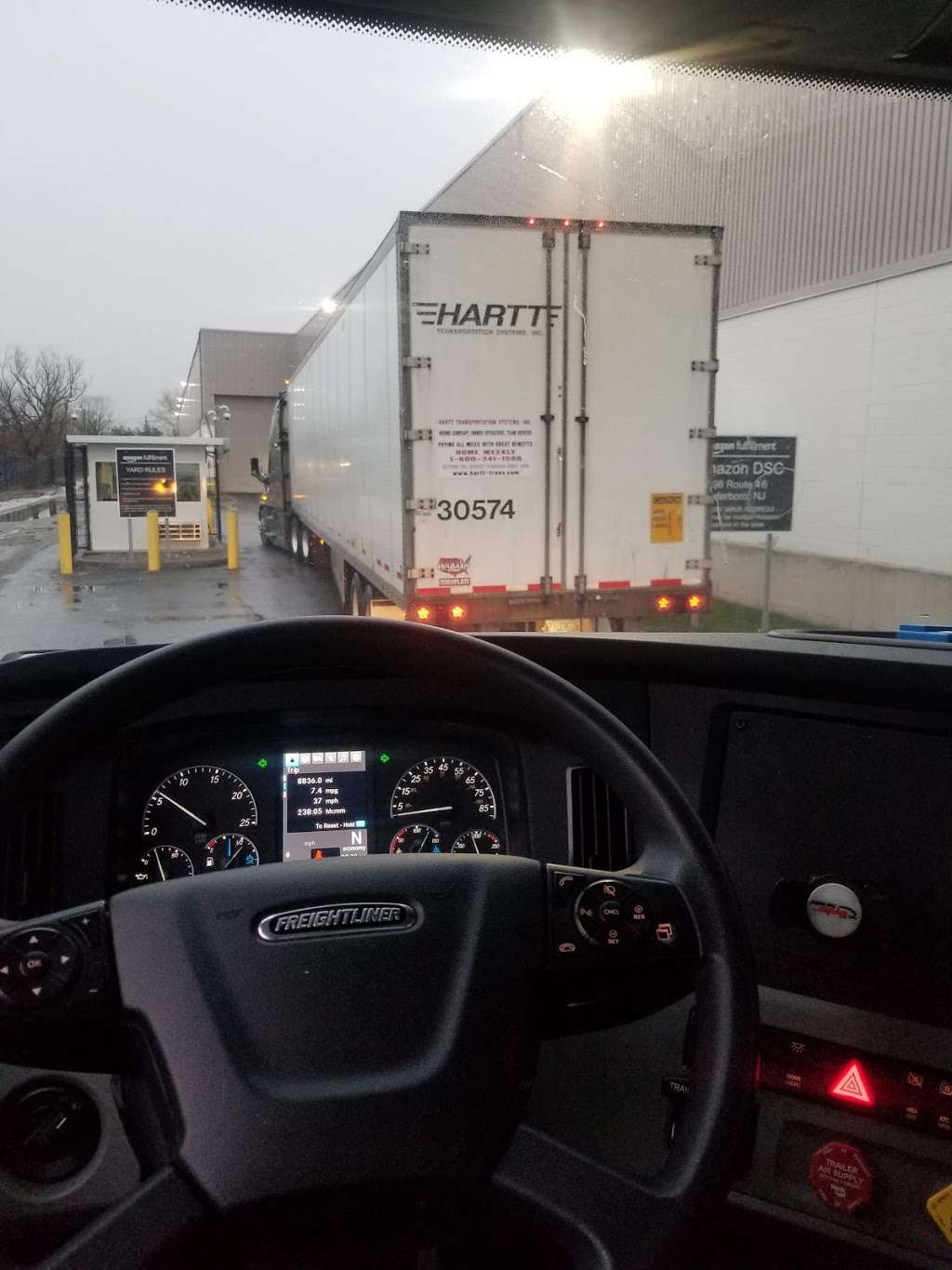 Amazon Fulfillment Center - EWR8 | 698 US-46, Teterboro, NJ 07608, USA