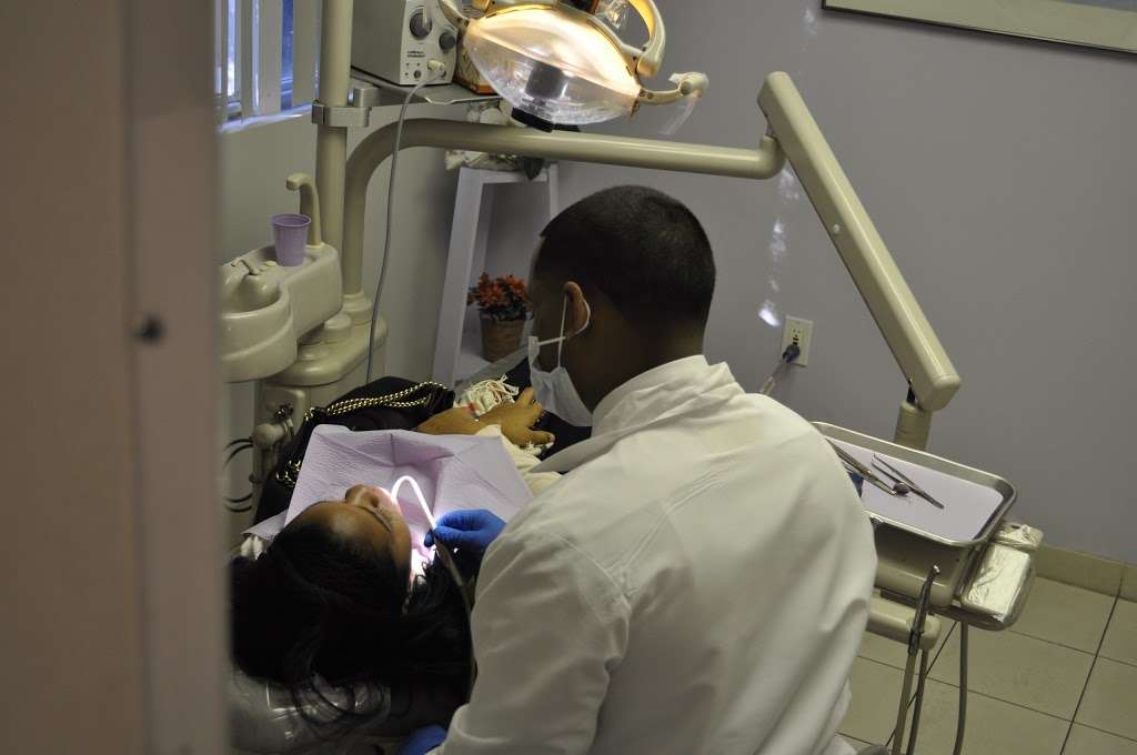 Family Dental Care of Elmont | 3530, 476 Elmont Rd, Elmont, NY 11003, USA | Phone: (516) 354-5805