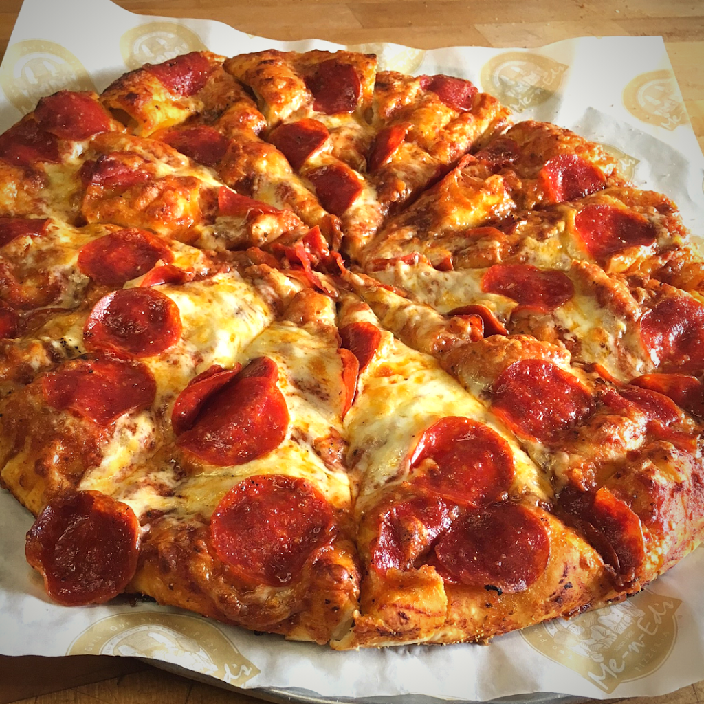 Me-n-Eds Pizza Parlor | 4829 E McKinley Ave, Fresno, CA 93703, USA | Phone: (559) 251-0397