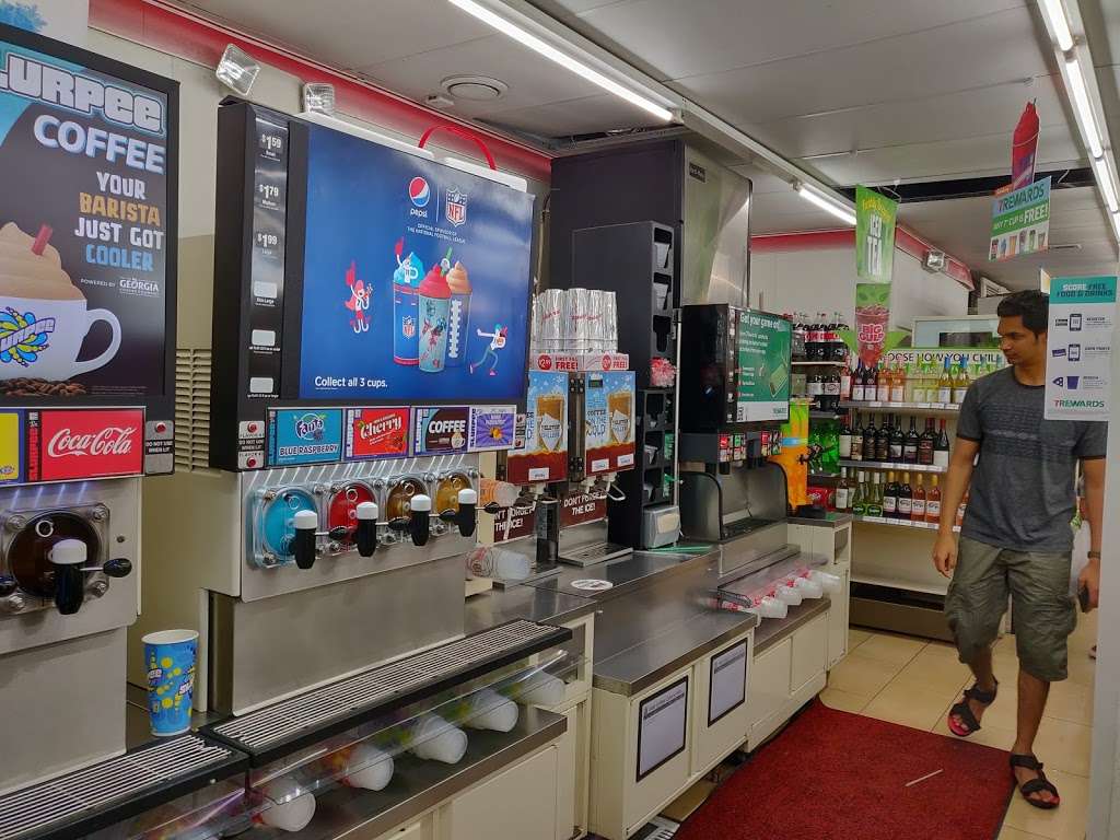 7-Eleven | 1301 E Chapman Ave, Fullerton, CA 92831, USA | Phone: (714) 992-0711