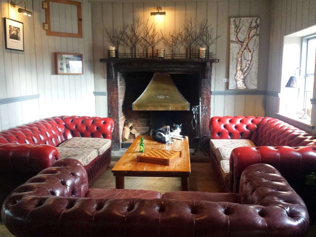 The Plough Ivy Hatch | High Cross Rd, Ivy Hatch, Sevenoaks TN15 0NL, UK | Phone: 01732 810517