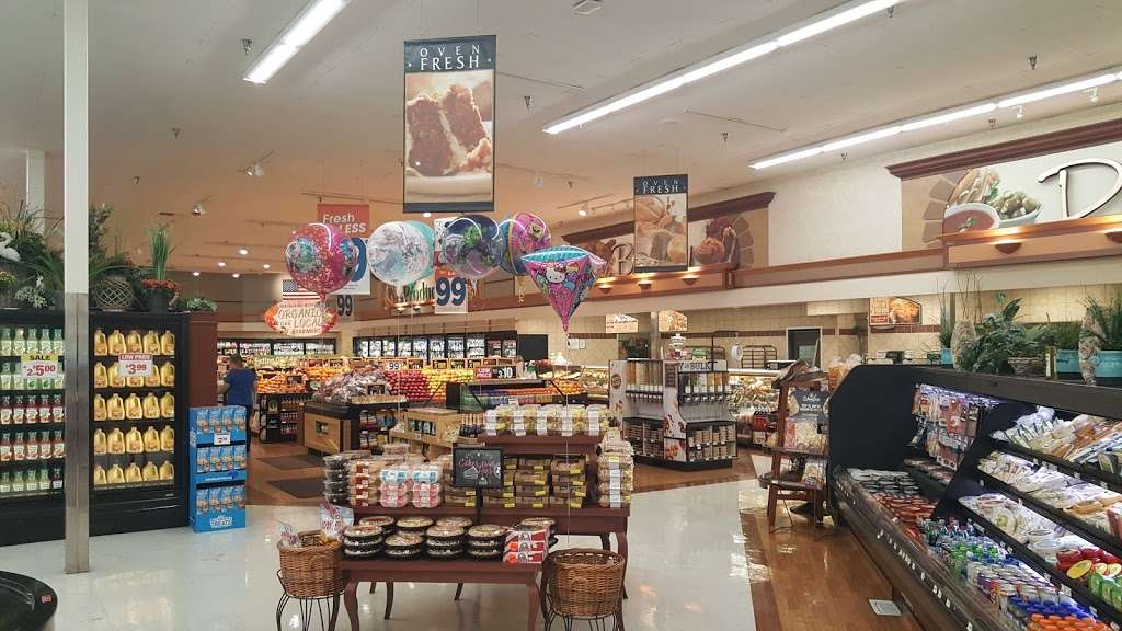 Stater Bros. Markets | 32281 Mission Trail, Lake Elsinore, CA 92530, USA | Phone: (951) 245-5802