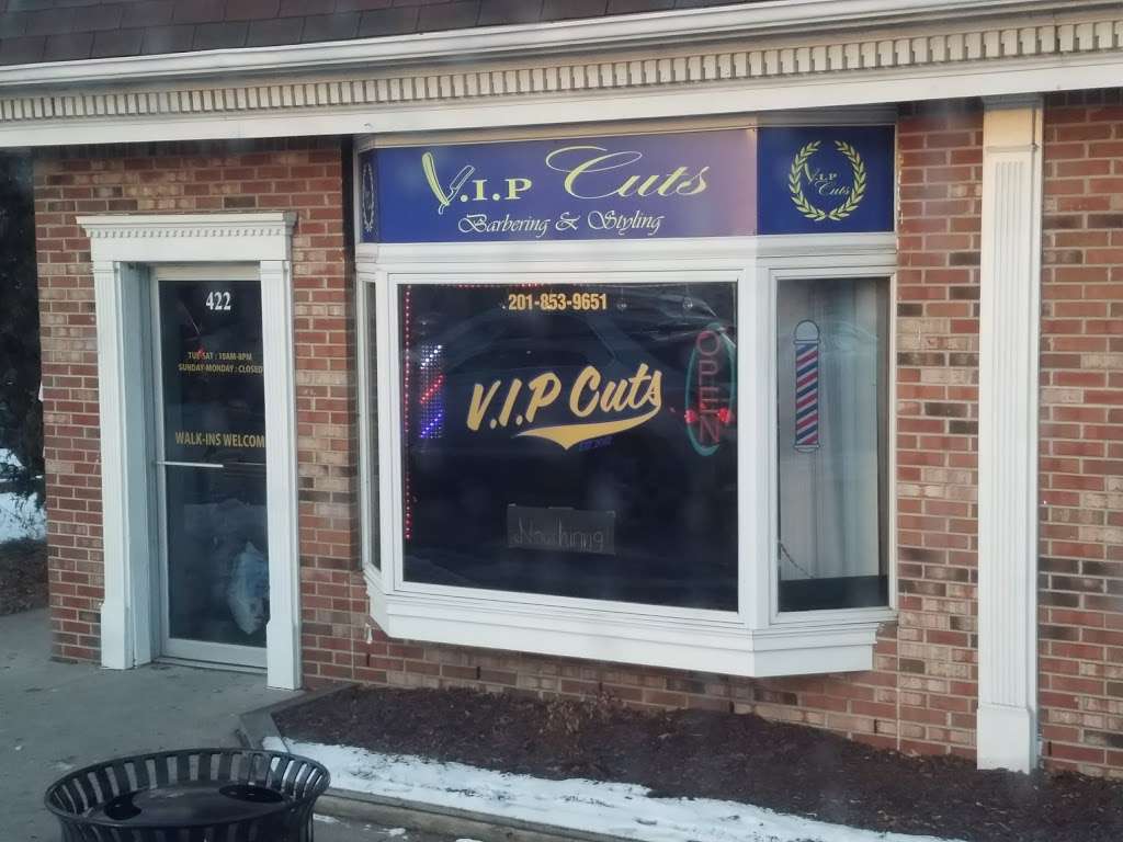 V.I.P Cuts | 422 Teaneck Rd, Ridgefield Park, NJ 07660, USA | Phone: (201) 853-9651