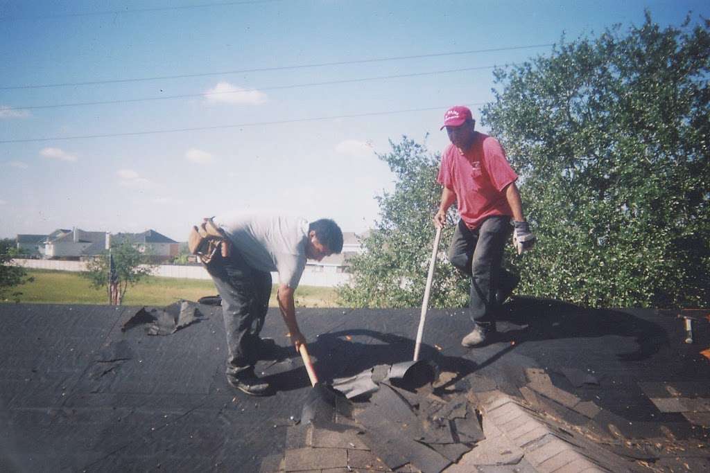 Rojas Roofing Contractor | 10246 Rothbury St, Houston, TX 77043, USA | Phone: (713) 349-4457