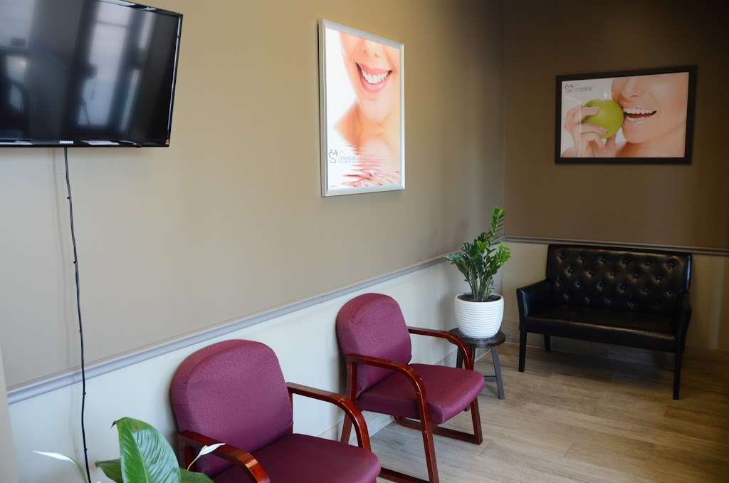 Sonrisas Family Dental | 3220 N National Rd, Columbus, IN 47201, USA | Phone: (812) 376-4054