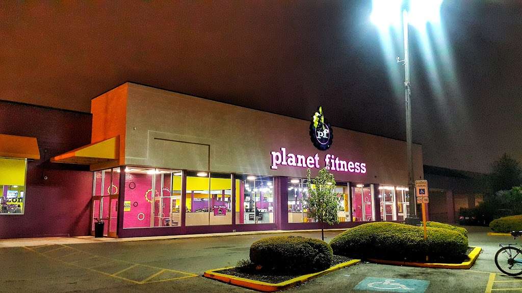 Planet Fitness | 3120 N Pulaski Rd, Chicago, IL 60641, USA | Phone: (773) 685-4140