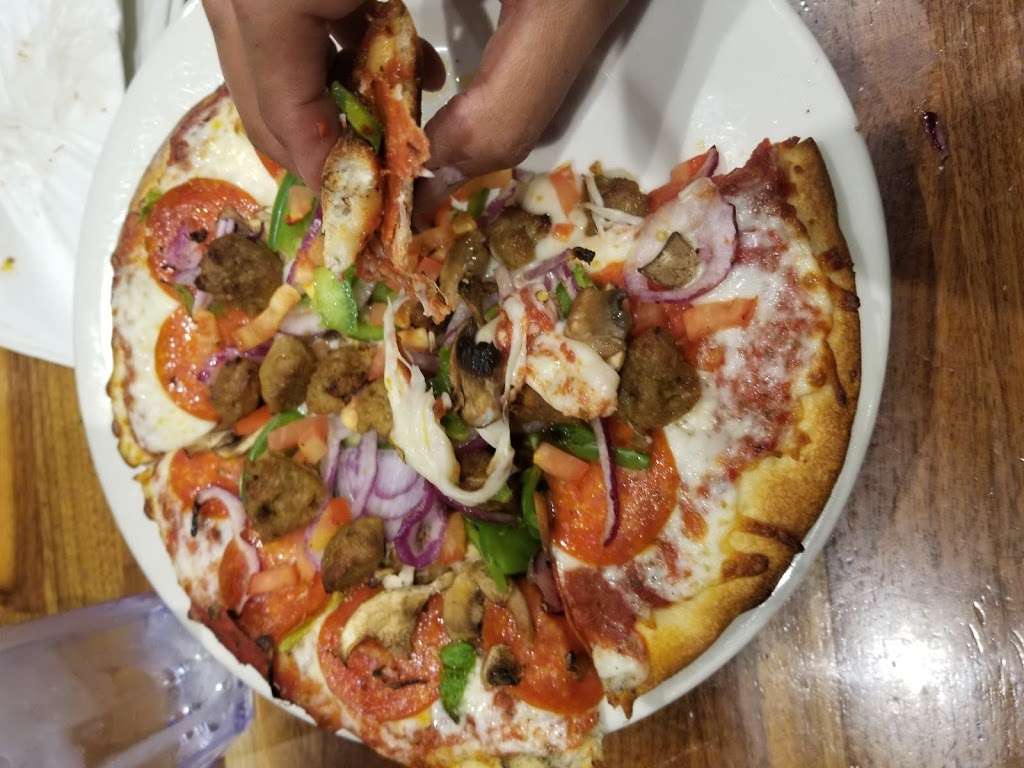 Oggis Sports Brewhouse Pizza | 2854 Lenwood Rd, Barstow, CA 92311, USA | Phone: (760) 253-2001