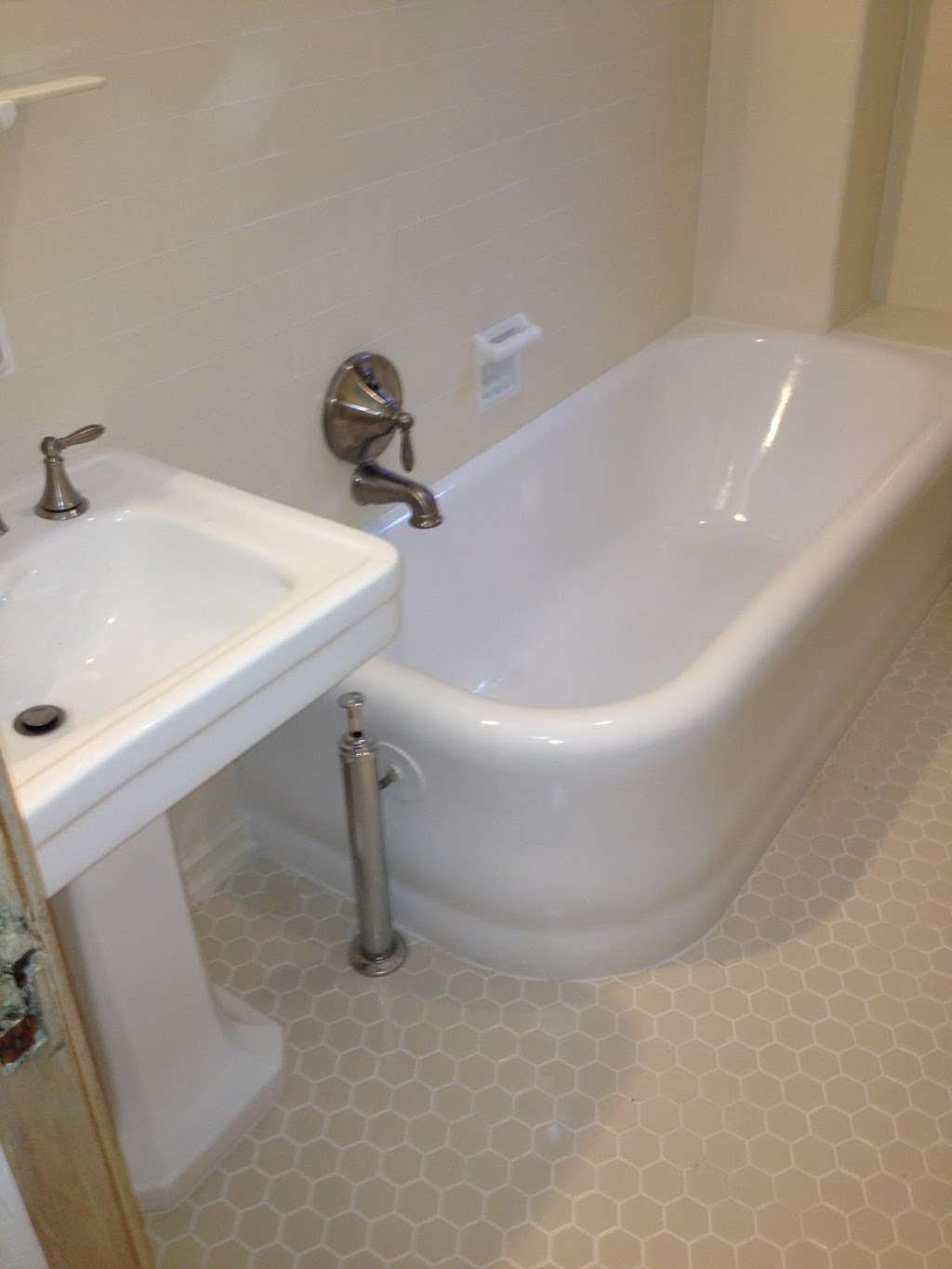 NY Bathtub Reglazers | 648 Wilcox Ave, The Bronx, NY 10465, USA | Phone: (646) 205-6363