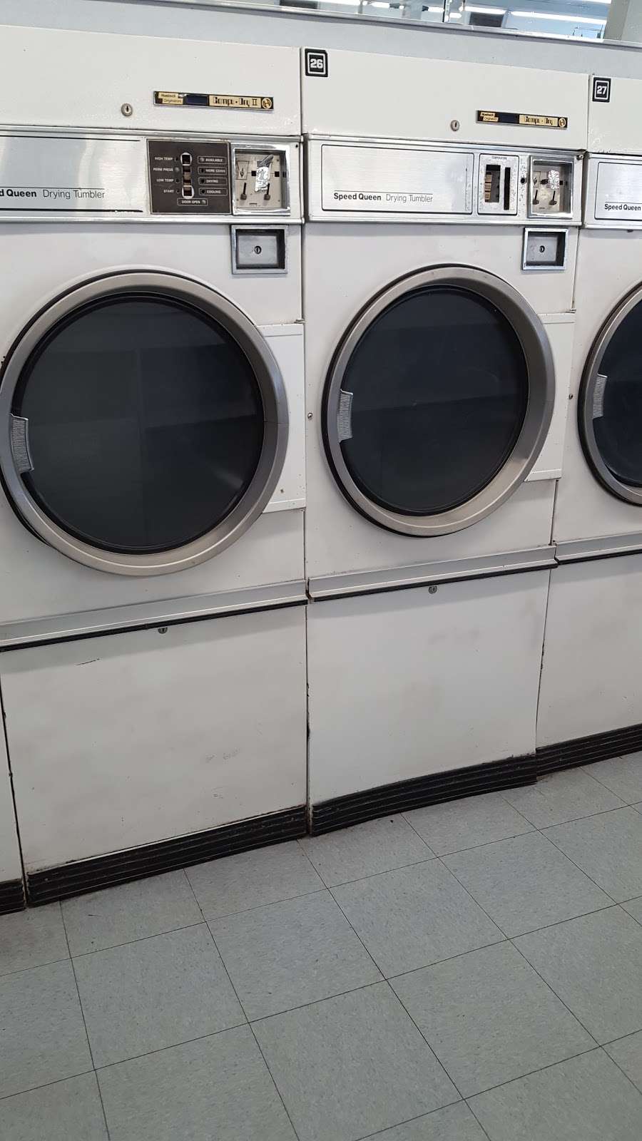 Rosy’s Coin Laundry | 8434 Laurel Canyon Blvd, Sun Valley, CA 91352, USA | Phone: (818) 331-2187