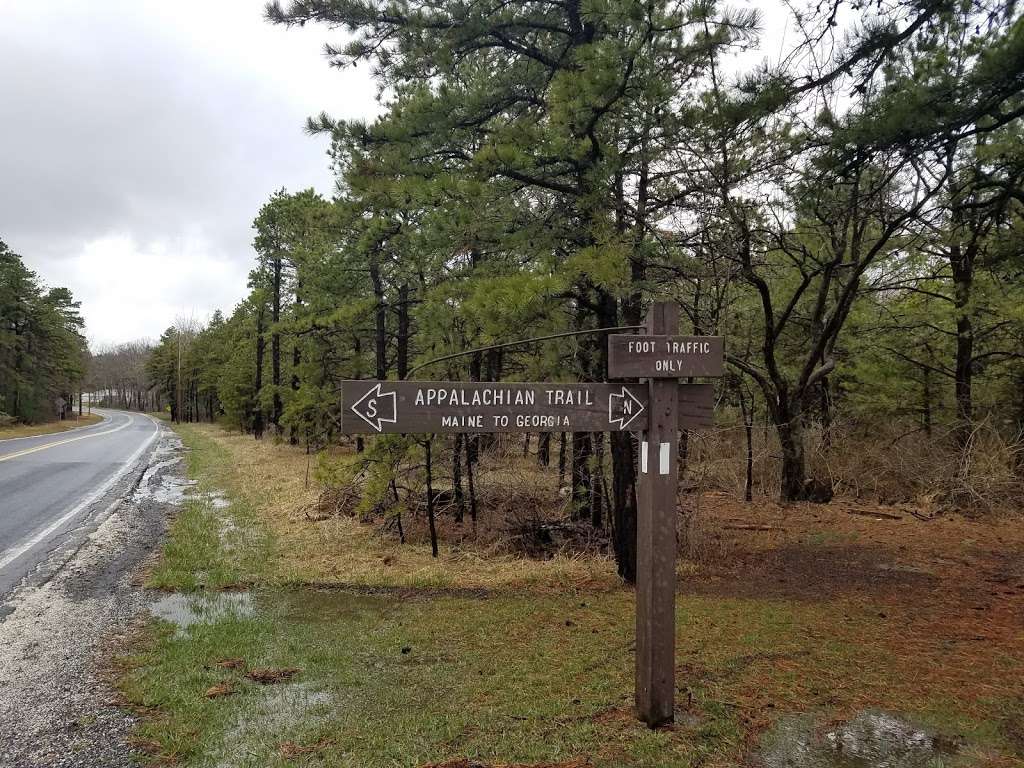 Big Flats Appalachian Trail Parking Lot | 2749 Shippensburg Rd, Biglerville, PA 17307, USA