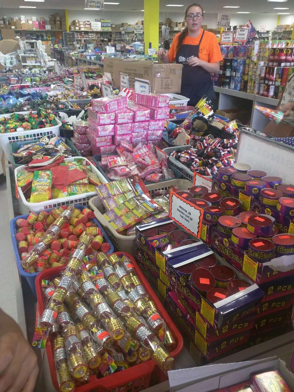 Fireworks Outlet | 765 Seven Bridge Rd, Marshalls Creek, PA 18335, USA | Phone: (570) 476-8044