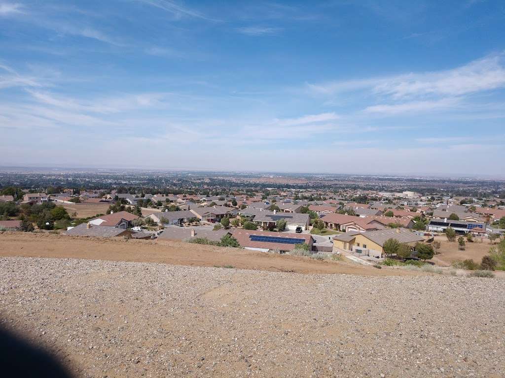 California Aqueduct Parking Lot | Palmdale, CA 93551, USA