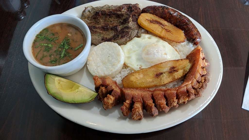 Donde Adela Colombian Restaurant | 1707 W Chapman Ave, Orange, CA 92868, USA | Phone: (714) 940-1701