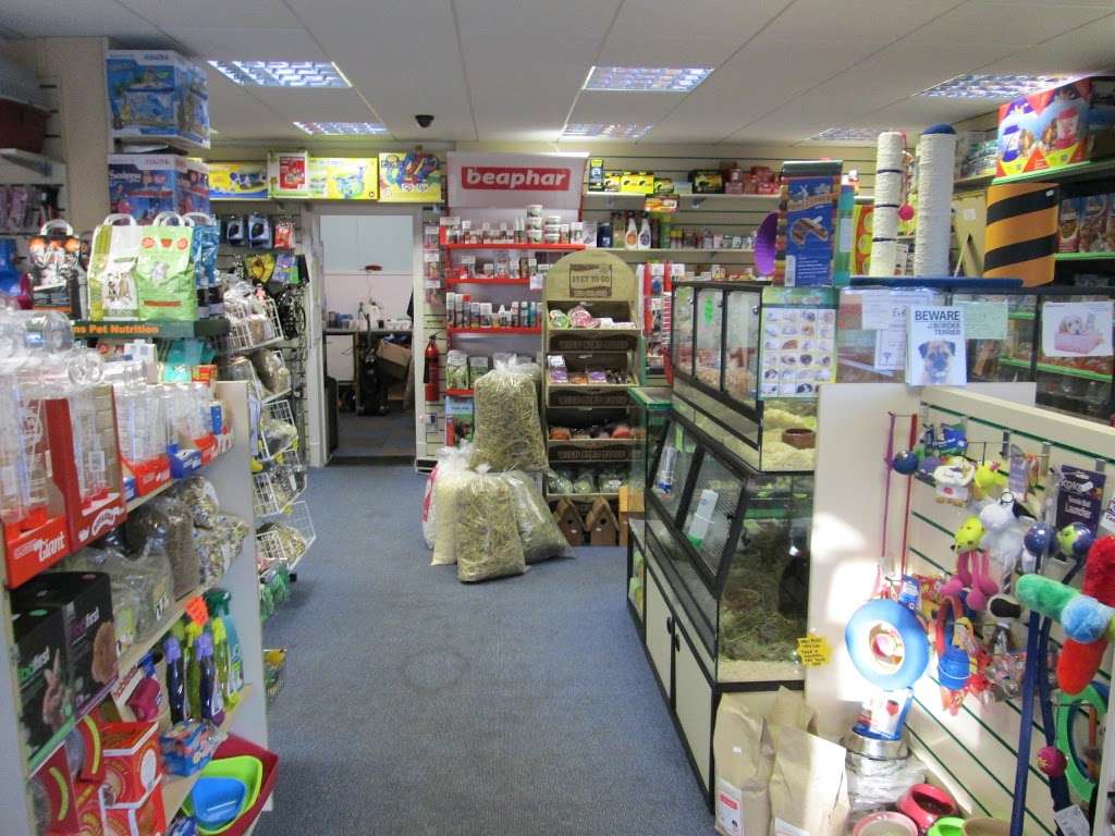 E & B Pets | 24 Corringham Rd, Stanford-le-Hope SS17 0AH, UK | Phone: 01375 678333