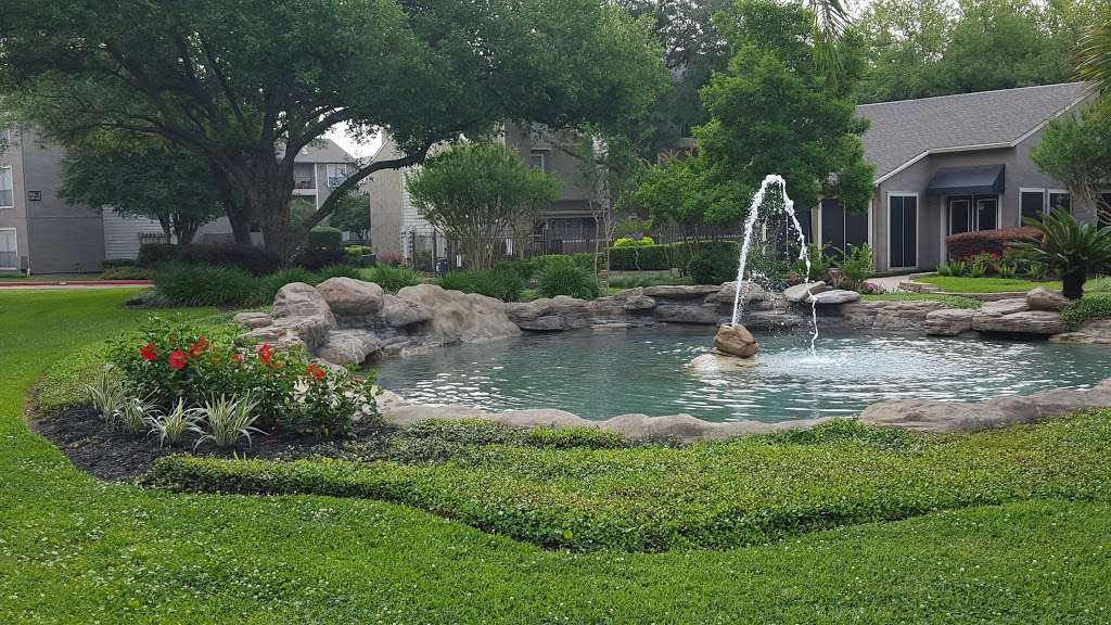 Walden Pond Apartments | 12850 Whittington Dr, Houston, TX 77077, USA | Phone: (281) 497-7317