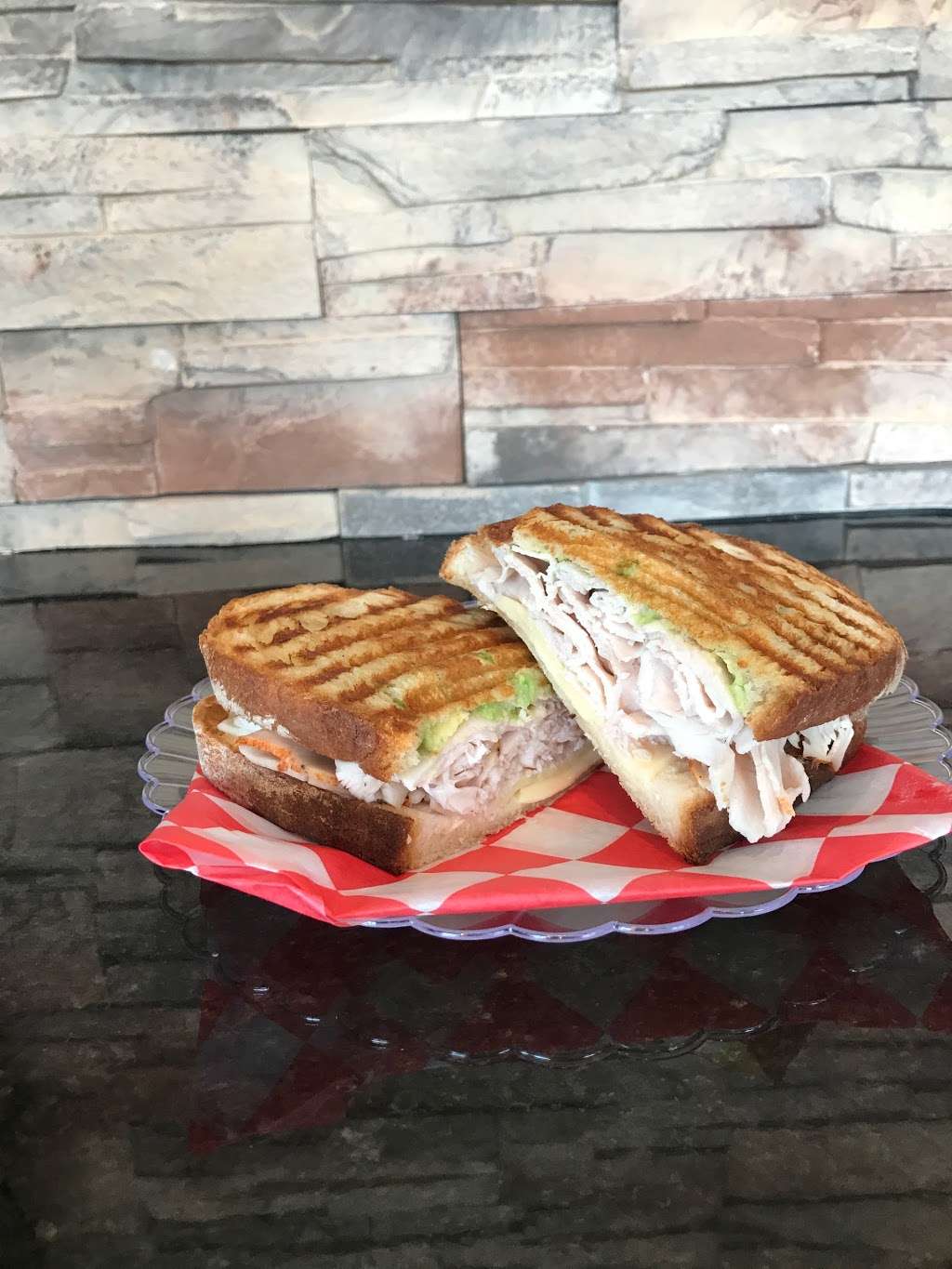 Darlas Deli and Video Gaming Cafe | 417 S Locust St, Manteno, IL 60950, USA | Phone: (815) 468-2828