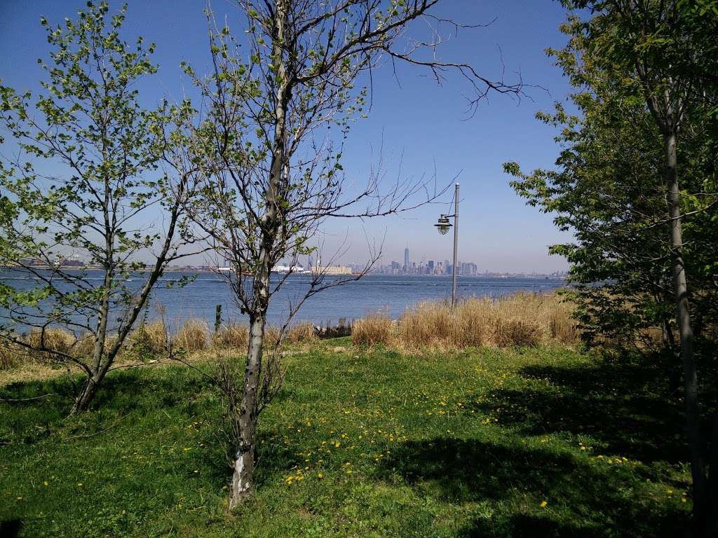 North Shore Waterfront Esplanade Park | Bank St, Staten Island, NY 10301, USA