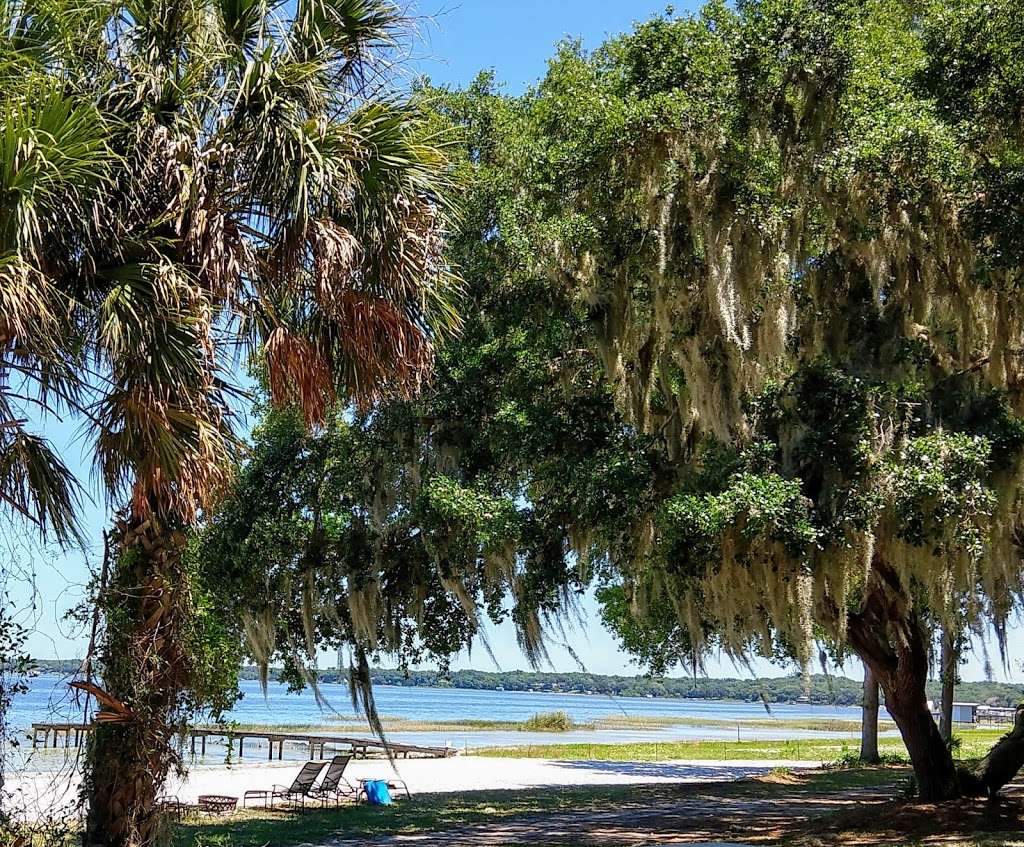 Big Lake Village | 12701 SE Sunset Harbor Rd, Weirsdale, FL 32195, USA | Phone: (352) 821-4887