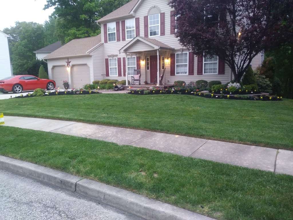 EMH LANDSCAPING | 275 High St E apt R347, Glassboro, NJ 08028, USA | Phone: (856) 357-3665