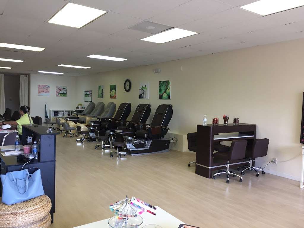 House Of Nails & Spa | 7163 W Oakland Park Blvd, Lauderhill, FL 33313, USA | Phone: (954) 909-4059