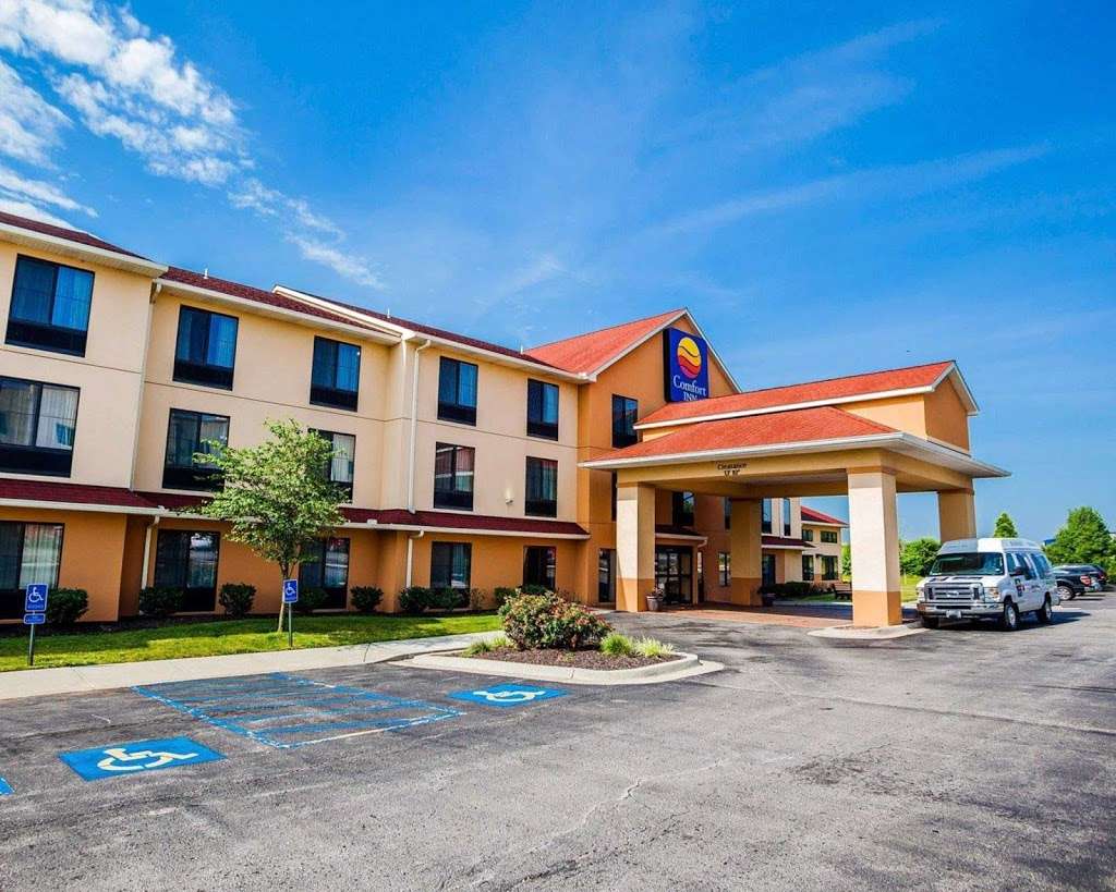 Comfort Inn Kansas City / Airport | 11100 N Ambassador Dr, Kansas City, MO 64153, USA | Phone: (816) 569-2500