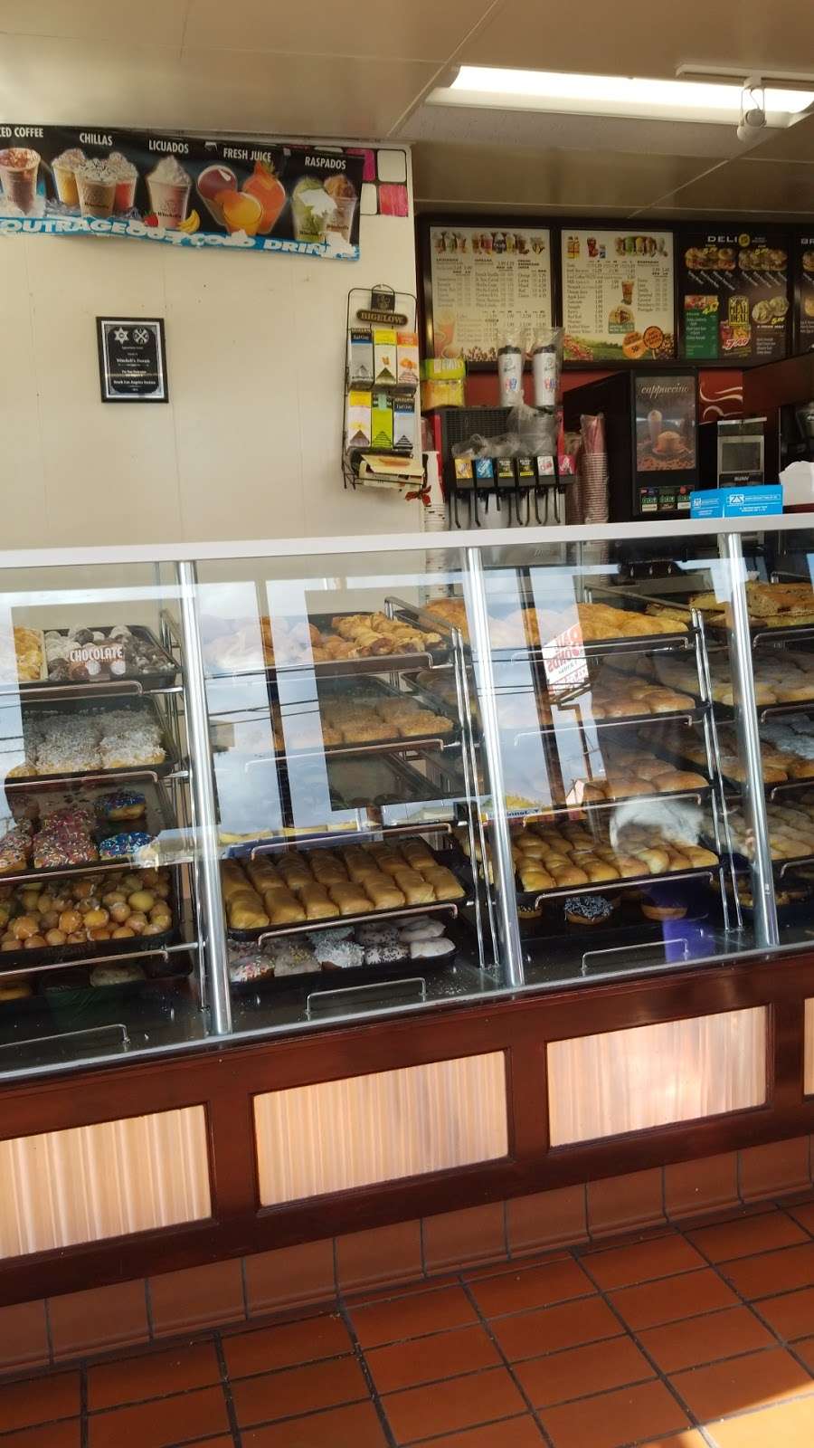 Winchells Donut House | 1404 W Imperial Hwy, Los Angeles, CA 90047, USA | Phone: (323) 754-8346