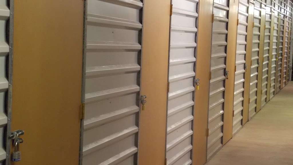 Self Storage Plus | 2514 Jefferson Davis Hwy, Alexandria, VA 22301, USA | Phone: (703) 942-9005