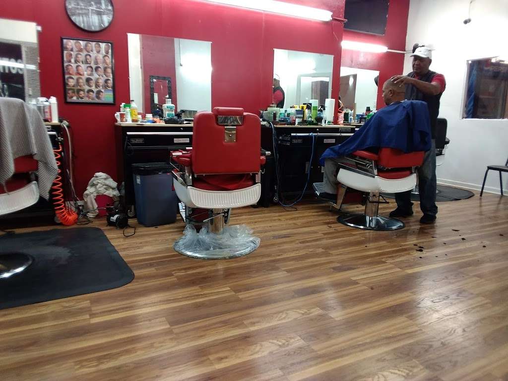 De Los Santos Barber Shop | 501 N 10th St, Allentown, PA 18102, USA | Phone: (484) 274-6601