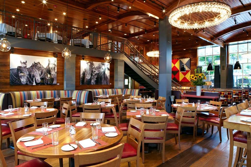 Moderne Barn Restaurant | 2002, 430 Bedford Rd, Armonk, NY 10504, USA | Phone: (914) 730-0001